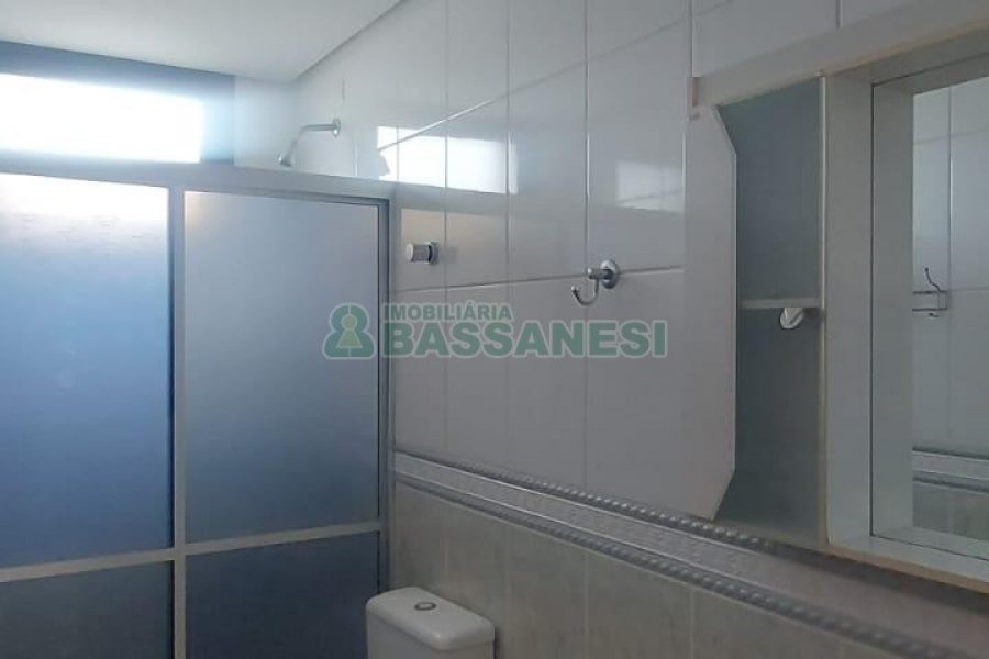 Apartamento com 94m², 3 dormitórios, 2 vagas, no bairro Pio X em Caxias do Sul para Alugar