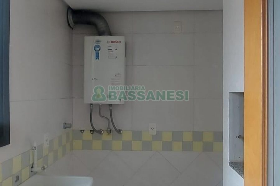 Apartamento com 94m², 3 dormitórios, 2 vagas, no bairro Pio X em Caxias do Sul para Alugar