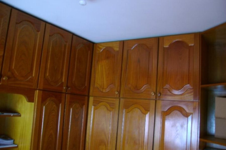 Apto Mobiliado com 90m², 2 dormitórios, 1 vaga, no bairro Centro em Caxias do Sul para Comprar