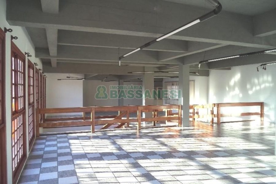 Loja com 380m², no bairro Santa Catarina em Caxias do Sul para Alugar
