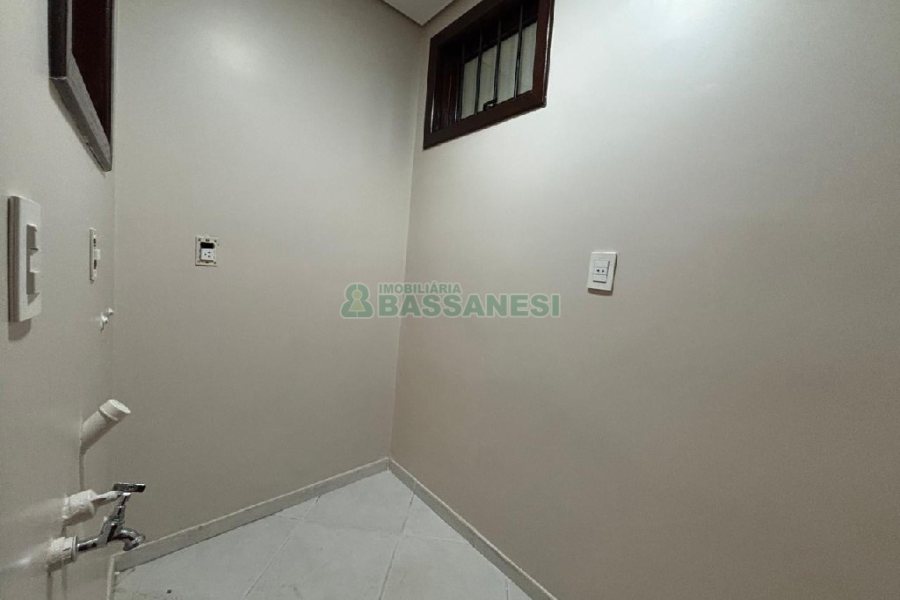 Loja com 78m², no bairro Centro em Caxias do Sul para Alugar