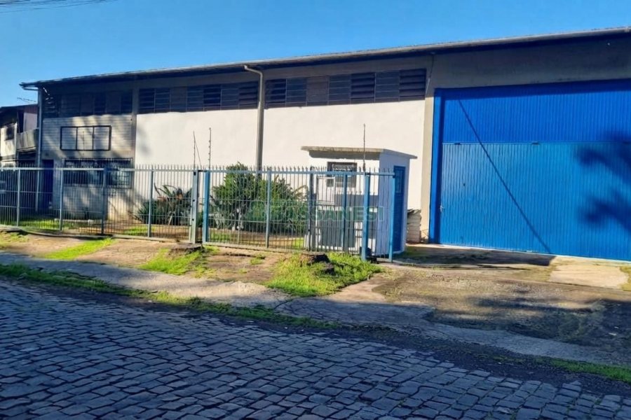 Pavilhão com 550m², no bairro Fatima em Caxias do Sul para Alugar