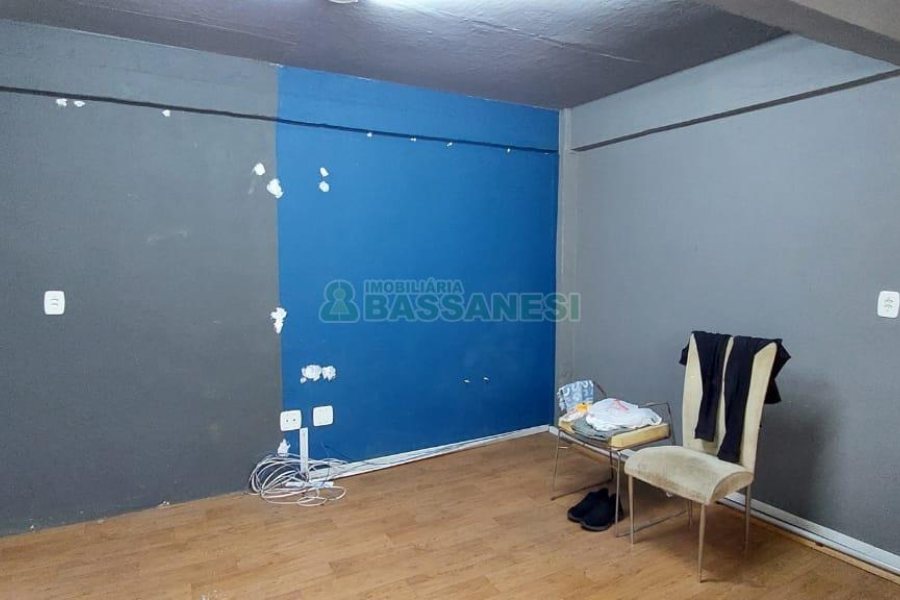 Pavilhão com 550m², no bairro Fatima em Caxias do Sul para Alugar