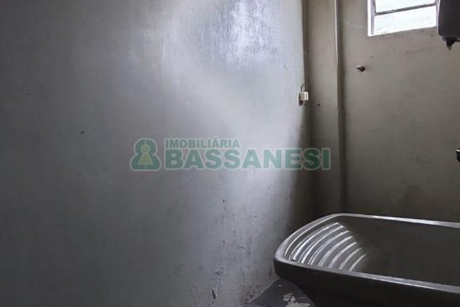 Pavilhão com 550m², no bairro Fatima em Caxias do Sul para Alugar