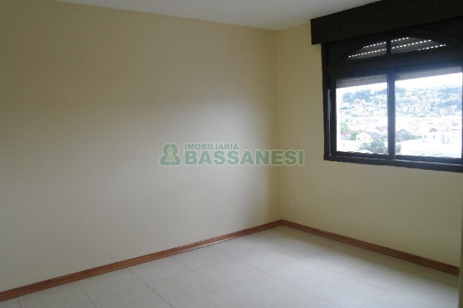 Apartamento com 74m², 2 dormitórios, 1 vaga, no bairro São José em Caxias do Sul para Comprar