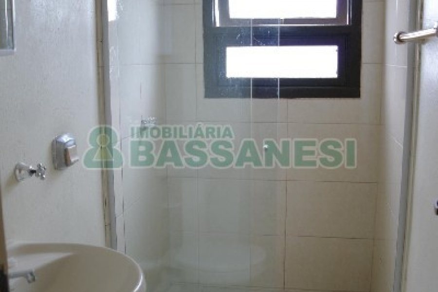 Apartamento com 74m², 2 dormitórios, 1 vaga, no bairro São José em Caxias do Sul para Comprar