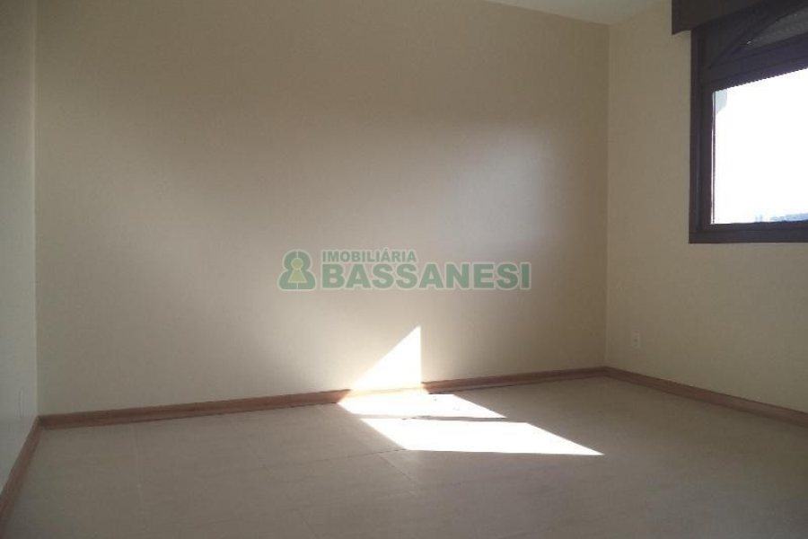 Apartamento com 49m², 2 dormitórios, 1 vaga, no bairro São José em Caxias do Sul para Comprar