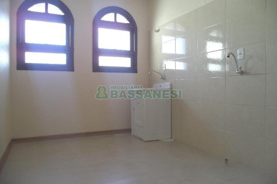 Apartamento com 49m², 2 dormitórios, 1 vaga, no bairro São José em Caxias do Sul para Comprar