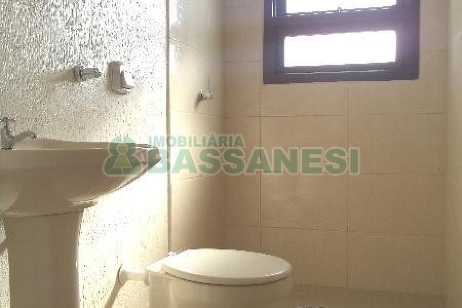 Apartamento com 49m², 2 dormitórios, 1 vaga, no bairro São José em Caxias do Sul para Comprar