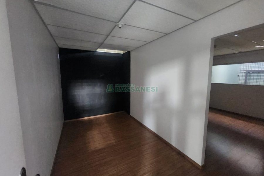 Loja com 280m², no bairro Centro em Caxias do Sul para Alugar