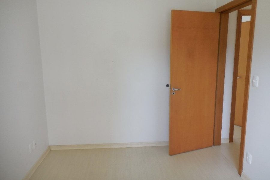 Apartamento com 129m², 2 dormitórios, 2 vagas, no bairro Centro em Caxias do Sul para Comprar