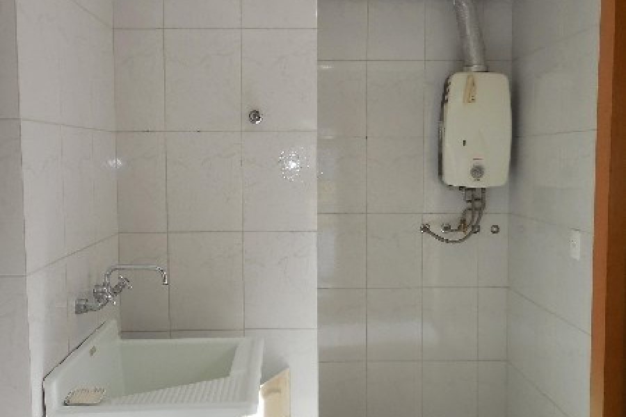 Apartamento com 129m², 2 dormitórios, 2 vagas, no bairro Centro em Caxias do Sul para Comprar