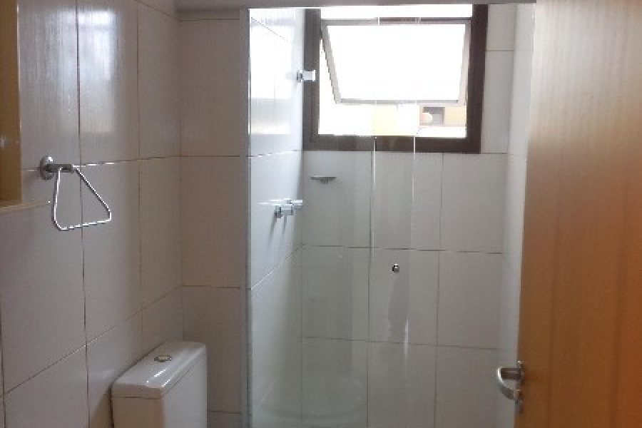 Apartamento com 129m², 2 dormitórios, 2 vagas, no bairro Centro em Caxias do Sul para Comprar