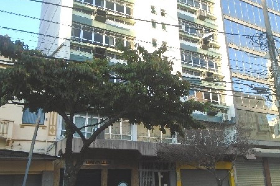 Sala com 90m², no bairro Centro em Caxias do Sul para Alugar