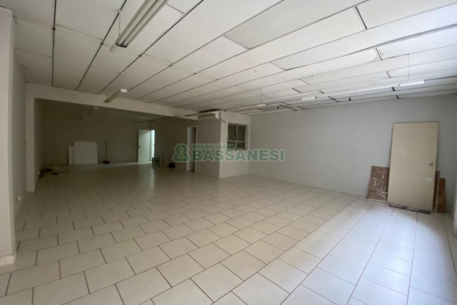 Sala com 90m², no bairro Centro em Caxias do Sul para Alugar