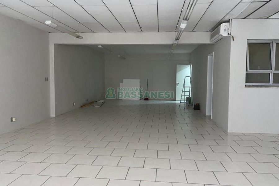 Sala com 90m², no bairro Centro em Caxias do Sul para Alugar
