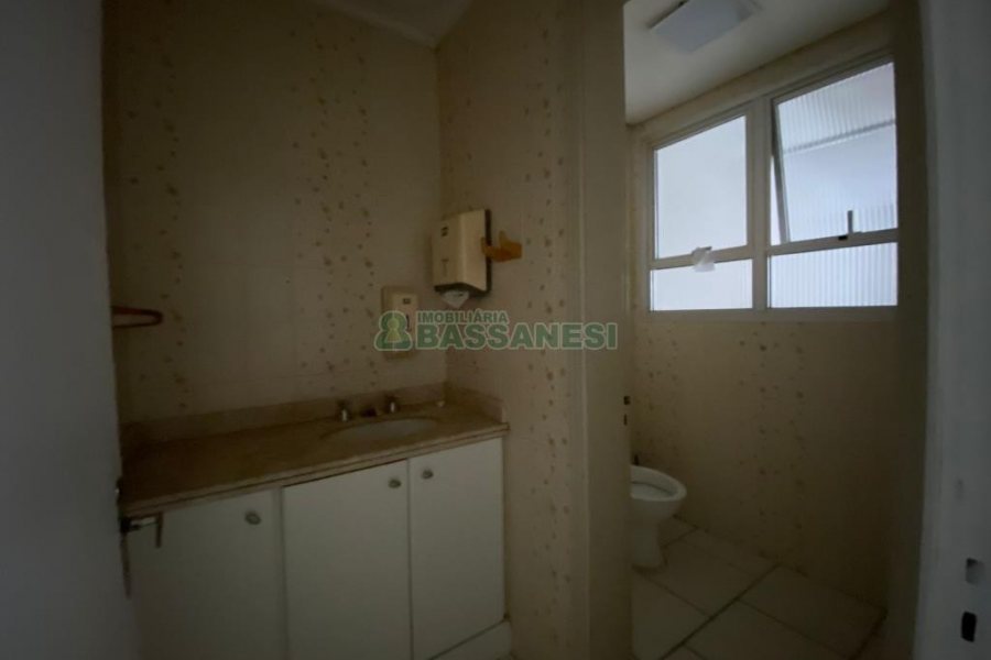 Sala com 90m², no bairro Centro em Caxias do Sul para Alugar