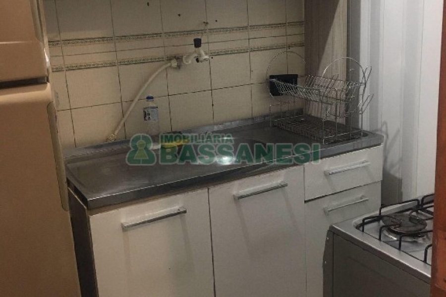 Casa Mobiliada com 600m², 11 dormitórios, 6 vagas, no bairro Salgado Filho em Caxias do Sul para Alugar
