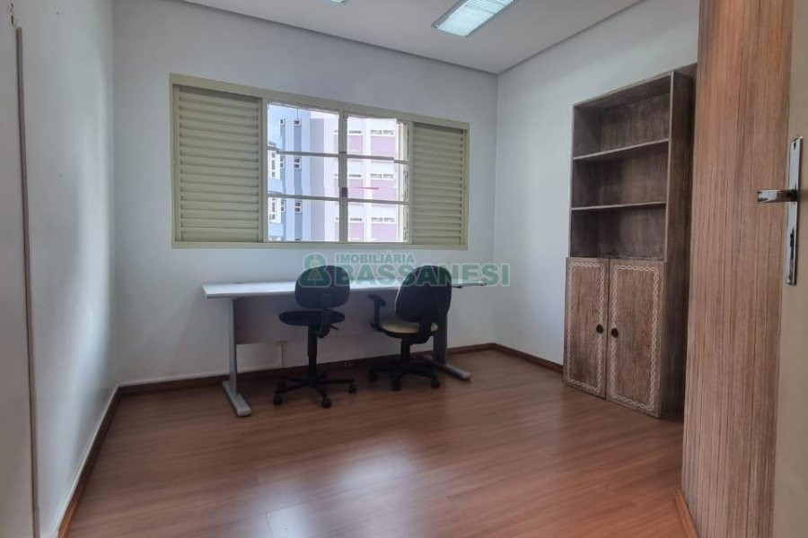 Sala Mobiliada com 65m², no bairro Centro em Caxias do Sul para Alugar ou Comprar