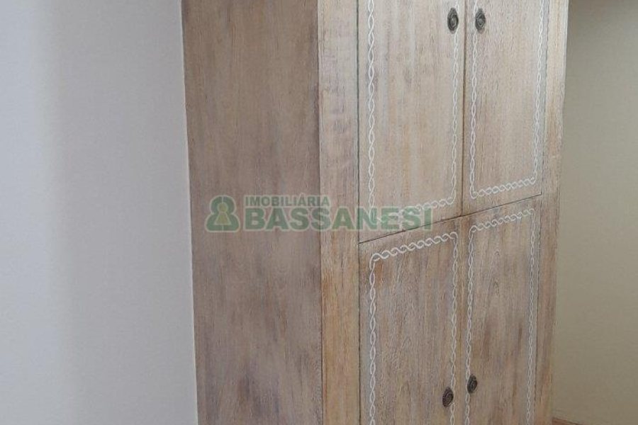 Sala Mobiliada com 65m², no bairro Centro em Caxias do Sul para Alugar ou Comprar