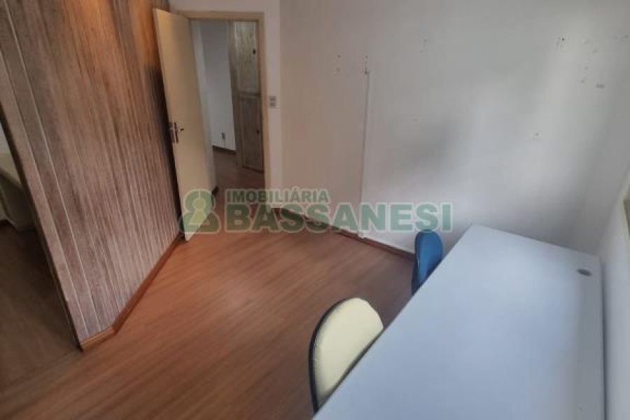 Sala Mobiliada com 65m², no bairro Centro em Caxias do Sul para Alugar ou Comprar