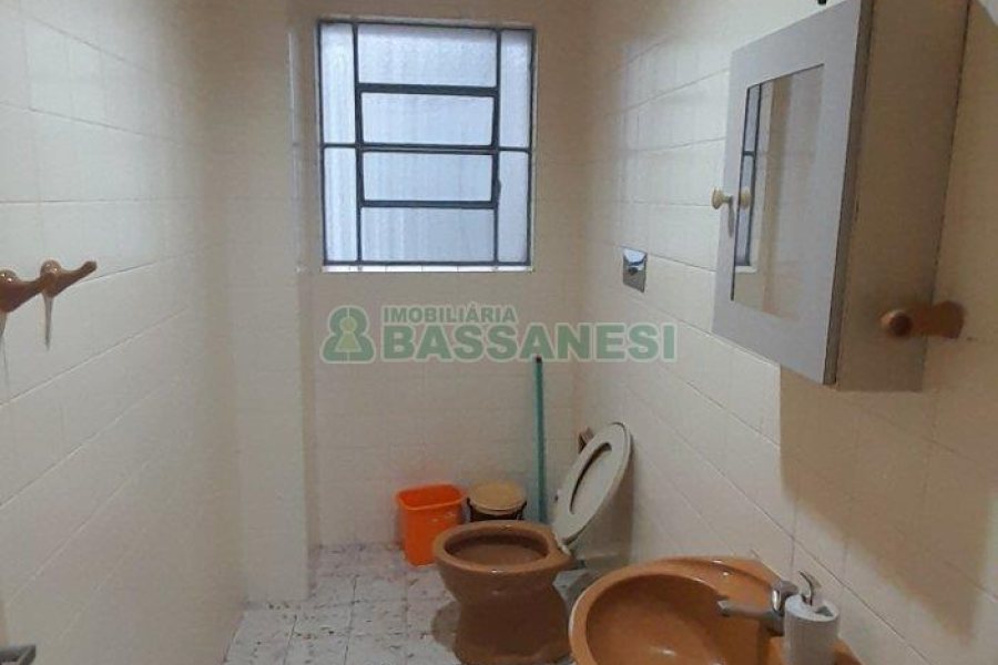 Sala Mobiliada com 65m², no bairro Centro em Caxias do Sul para Alugar ou Comprar