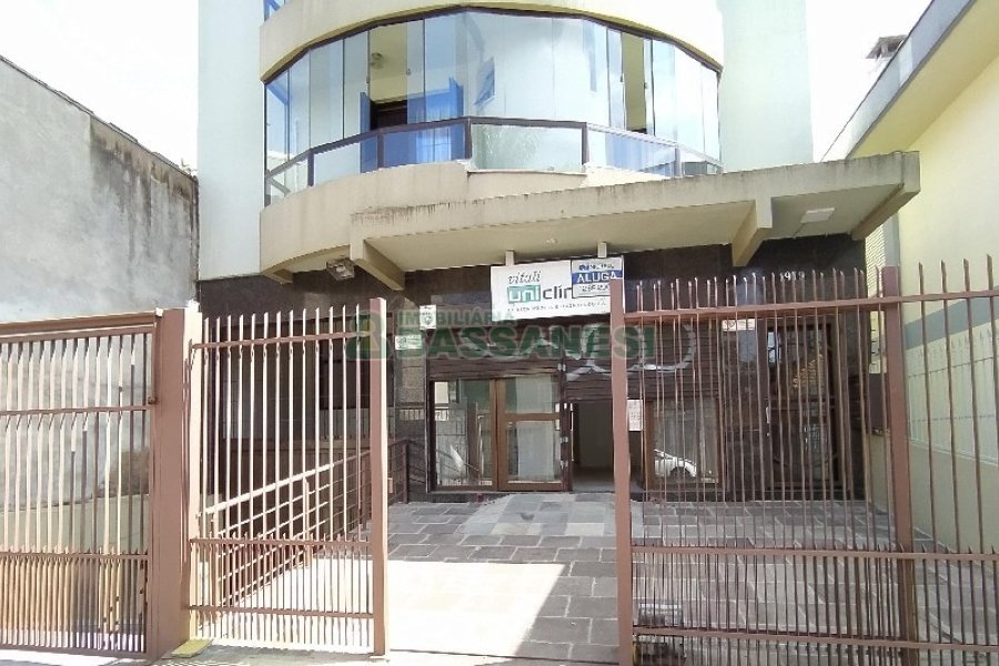 Loja com 190m², 2 vagas, no bairro Centro em Caxias do Sul para Comprar