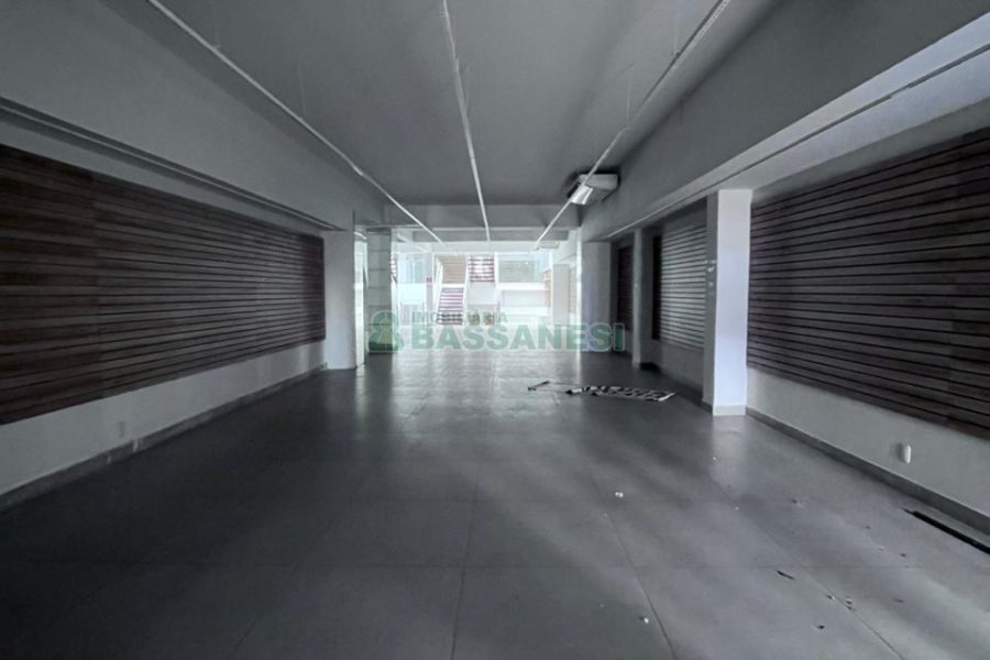 Loja com 712m², no bairro Centro em Caxias do Sul para Alugar