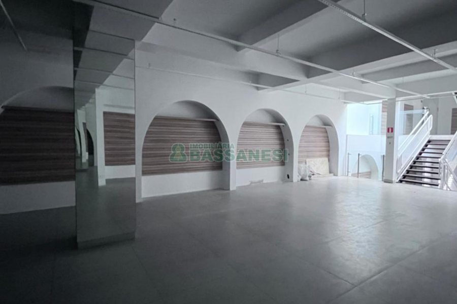 Loja com 712m², no bairro Centro em Caxias do Sul para Alugar