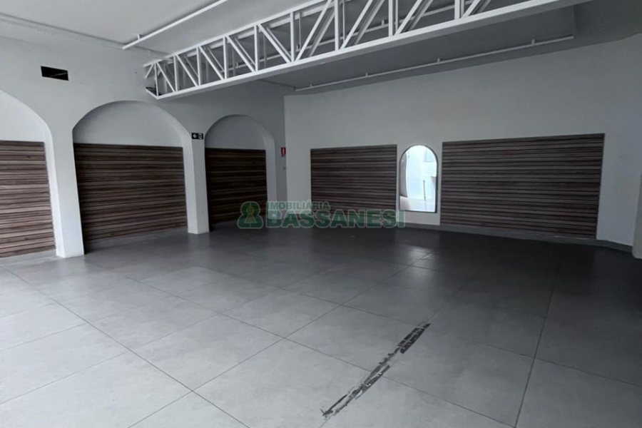 Loja com 712m², no bairro Centro em Caxias do Sul para Alugar
