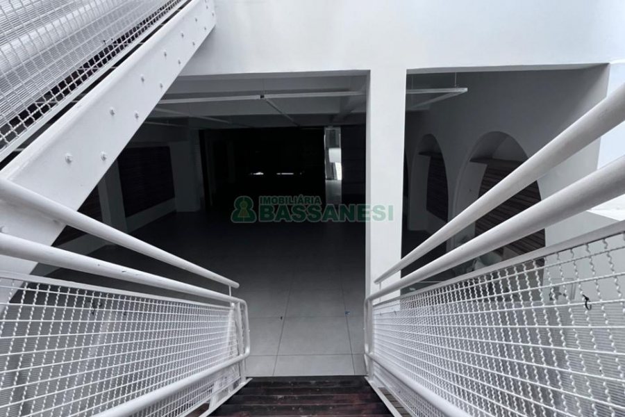 Loja com 712m², no bairro Centro em Caxias do Sul para Alugar