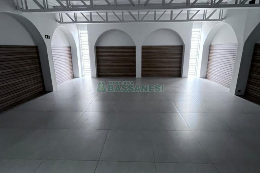 Loja com 712m², no bairro Centro em Caxias do Sul para Alugar
