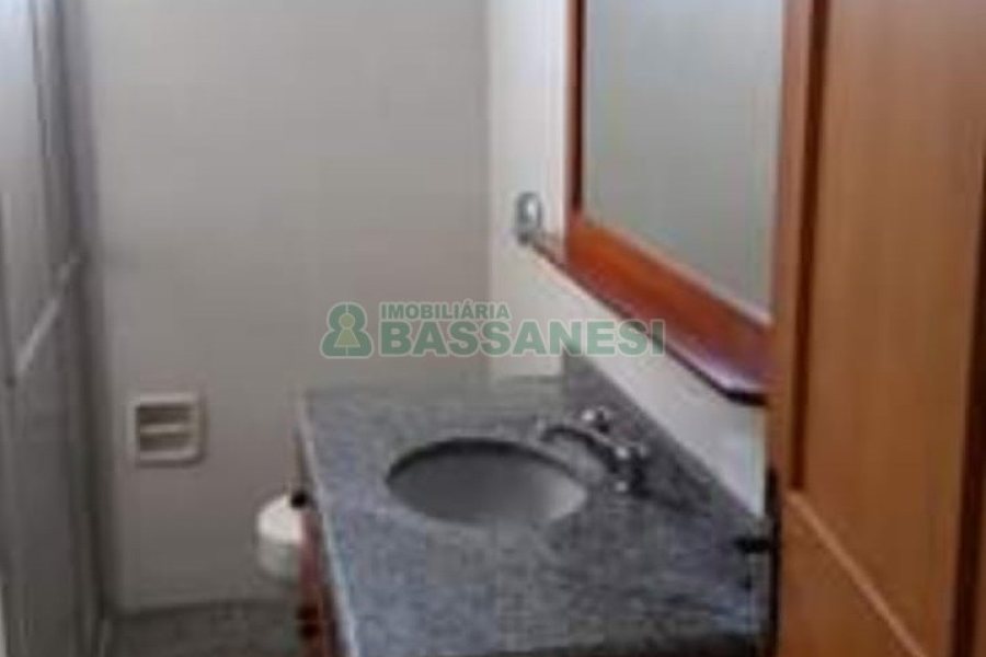 Apartamento com 66m², 2 dormitórios, 1 vaga, no bairro Pio X em Caxias do Sul para Comprar