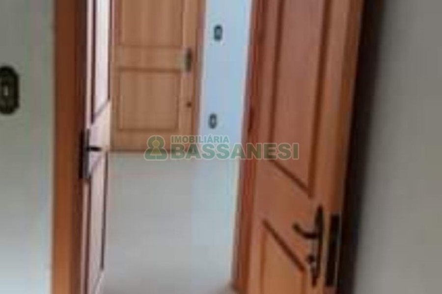Apartamento com 66m², 2 dormitórios, 1 vaga, no bairro Pio X em Caxias do Sul para Comprar