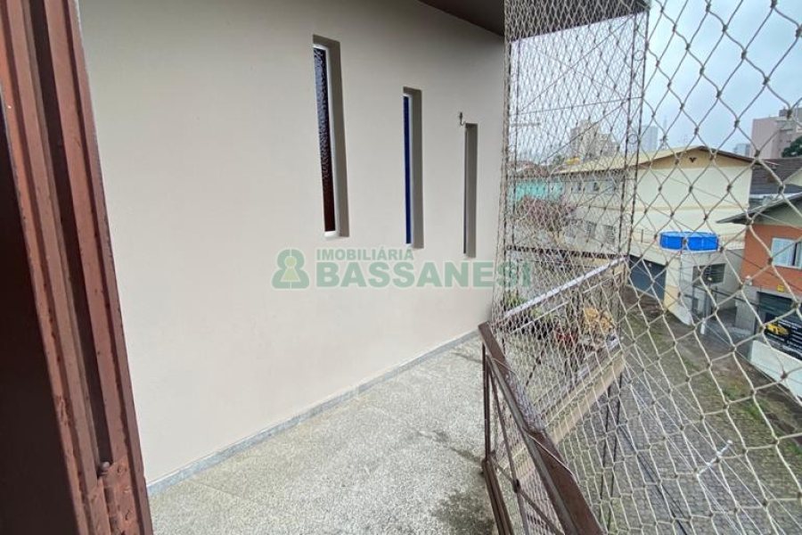 Apartamento com 66m², 2 dormitórios, 1 vaga, no bairro Pio X em Caxias do Sul para Comprar
