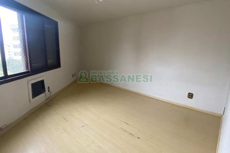 Apartamento com 66m², 2 dormitórios, 1 vaga, no bairro Pio X em Caxias do Sul para Comprar