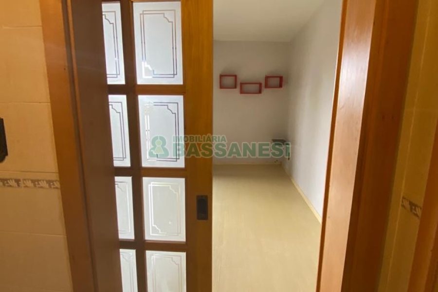 Apartamento com 66m², 2 dormitórios, 1 vaga, no bairro Pio X em Caxias do Sul para Comprar