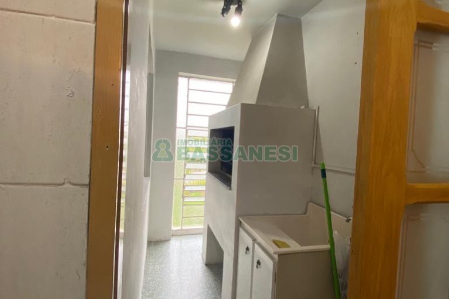 Apartamento com 66m², 2 dormitórios, 1 vaga, no bairro Pio X em Caxias do Sul para Comprar