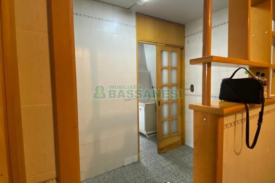 Apartamento com 66m², 2 dormitórios, 1 vaga, no bairro Pio X em Caxias do Sul para Comprar