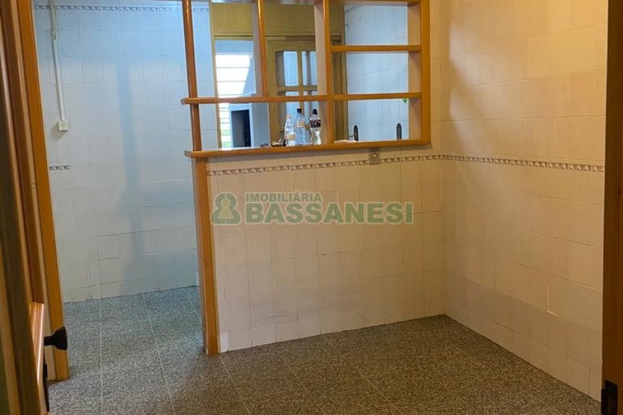 Apartamento com 66m², 2 dormitórios, 1 vaga, no bairro Pio X em Caxias do Sul para Comprar