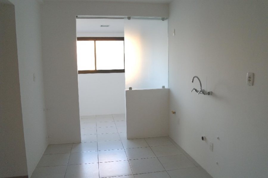 Apartamento com 110m², 3 dormitórios, 2 vagas, no bairro São Pelegrino em Caxias do Sul para Comprar