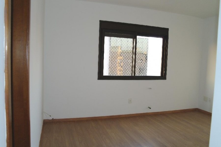 Apartamento com 110m², 3 dormitórios, 2 vagas, no bairro São Pelegrino em Caxias do Sul para Comprar