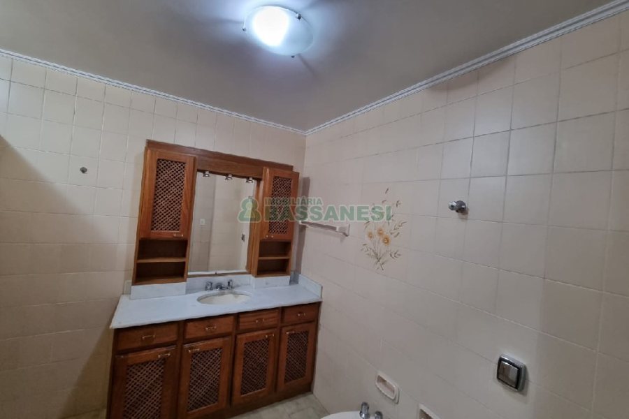 Apartamento com 143m², 3 dormitórios, 1 vaga, no bairro Centro em Caxias do Sul para Comprar