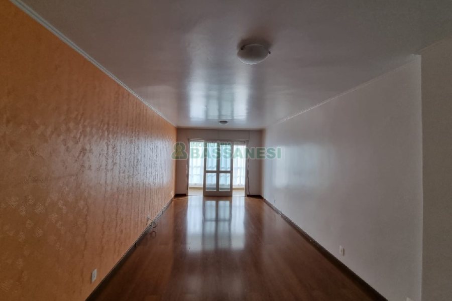 Apartamento com 143m², 3 dormitórios, 1 vaga, no bairro Centro em Caxias do Sul para Comprar
