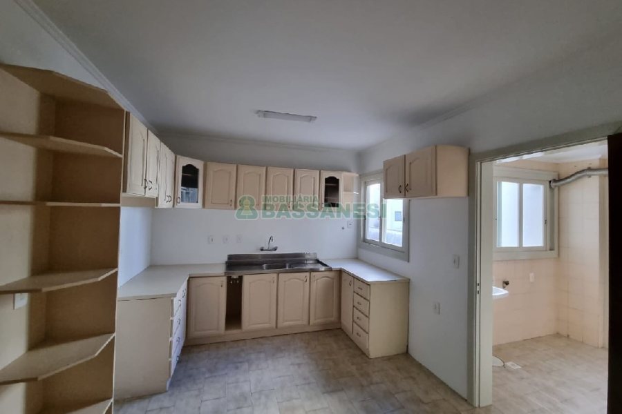 Apartamento com 143m², 3 dormitórios, 1 vaga, no bairro Centro em Caxias do Sul para Comprar