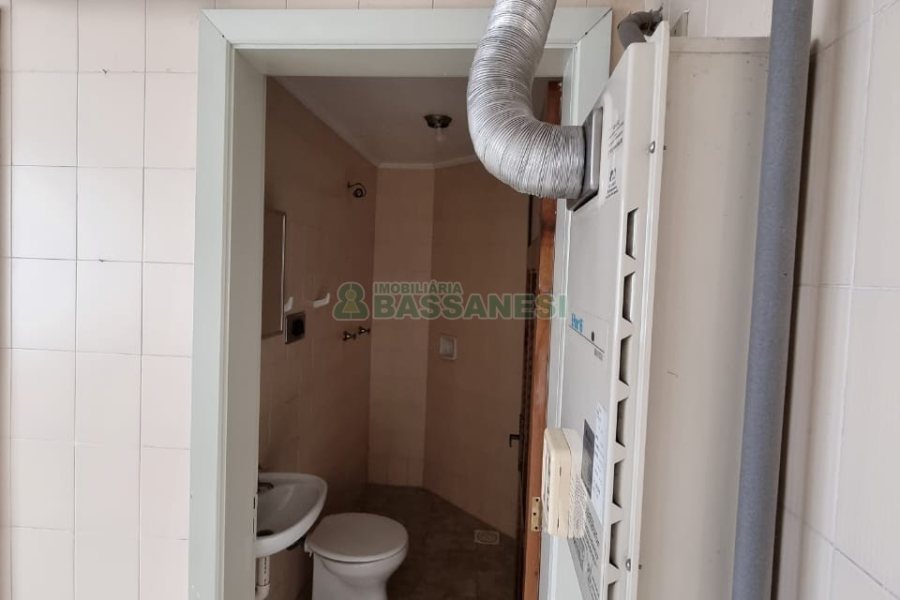 Apartamento com 143m², 3 dormitórios, 1 vaga, no bairro Centro em Caxias do Sul para Comprar