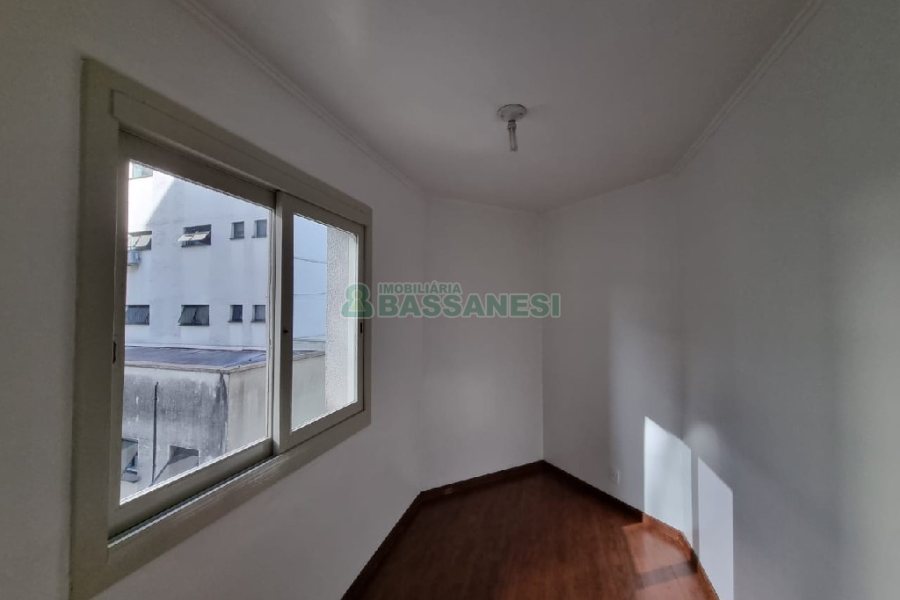 Apartamento com 143m², 3 dormitórios, 1 vaga, no bairro Centro em Caxias do Sul para Comprar