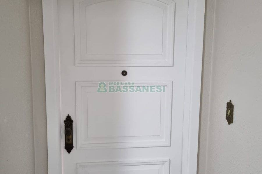 Apartamento com 143m², 3 dormitórios, 1 vaga, no bairro Centro em Caxias do Sul para Comprar