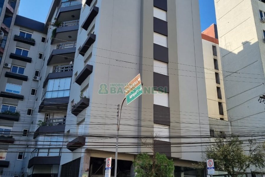 Apartamento com 143m², 3 dormitórios, 1 vaga, no bairro Centro em Caxias do Sul para Comprar