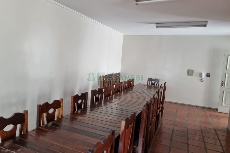 Apartamento com 143m², 3 dormitórios, 1 vaga, no bairro Centro em Caxias do Sul para Comprar